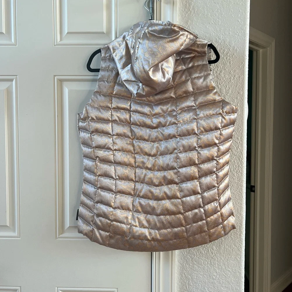 Obermeyer vest - Picture 2 of 3